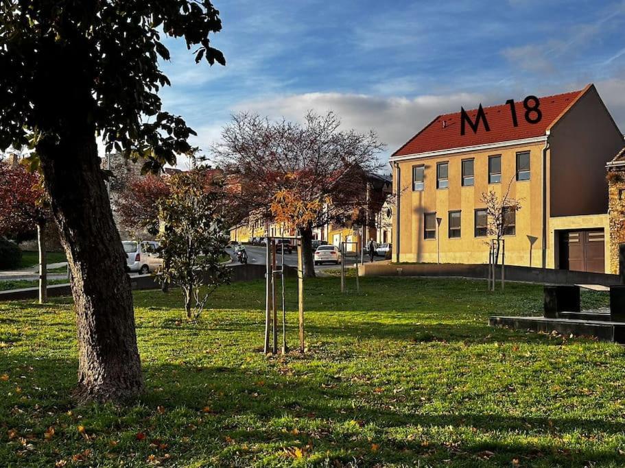 M18 - Csak Egy Lepes A Toertenelmi Belvaros - Free Parking Печ Екстериор снимка